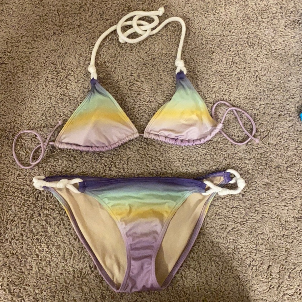 Victoria’s Secret bikini